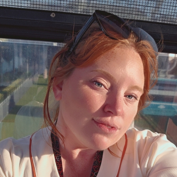 Meet your Posher, Kendra - Picture 3 of 3